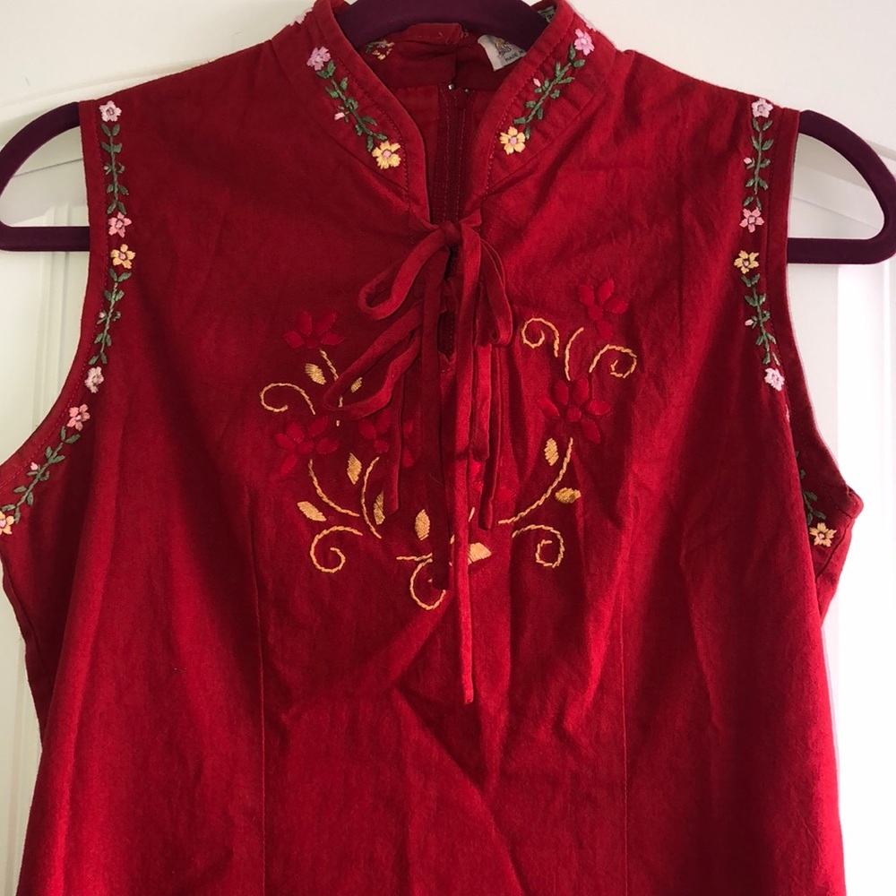 Red dress - Picture 3 of 7